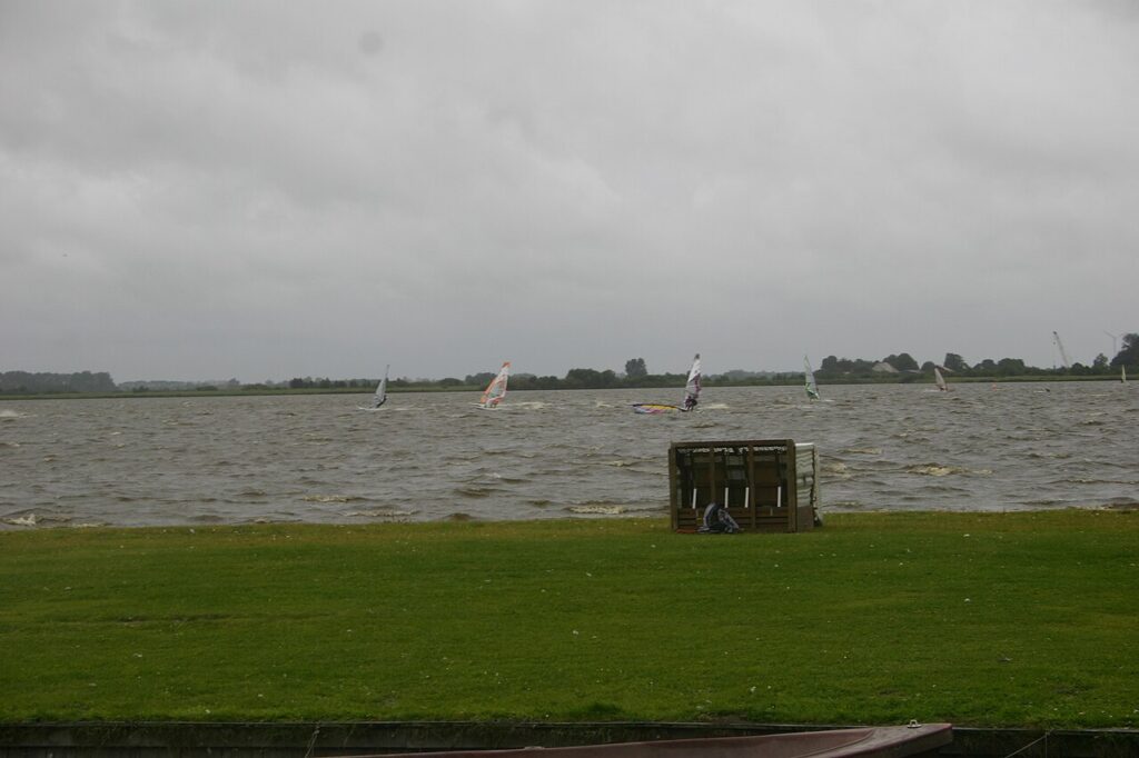 Nachhilfe in Südbrookmerland / Brookmerland / Moordorf Surfer am Großen Meer